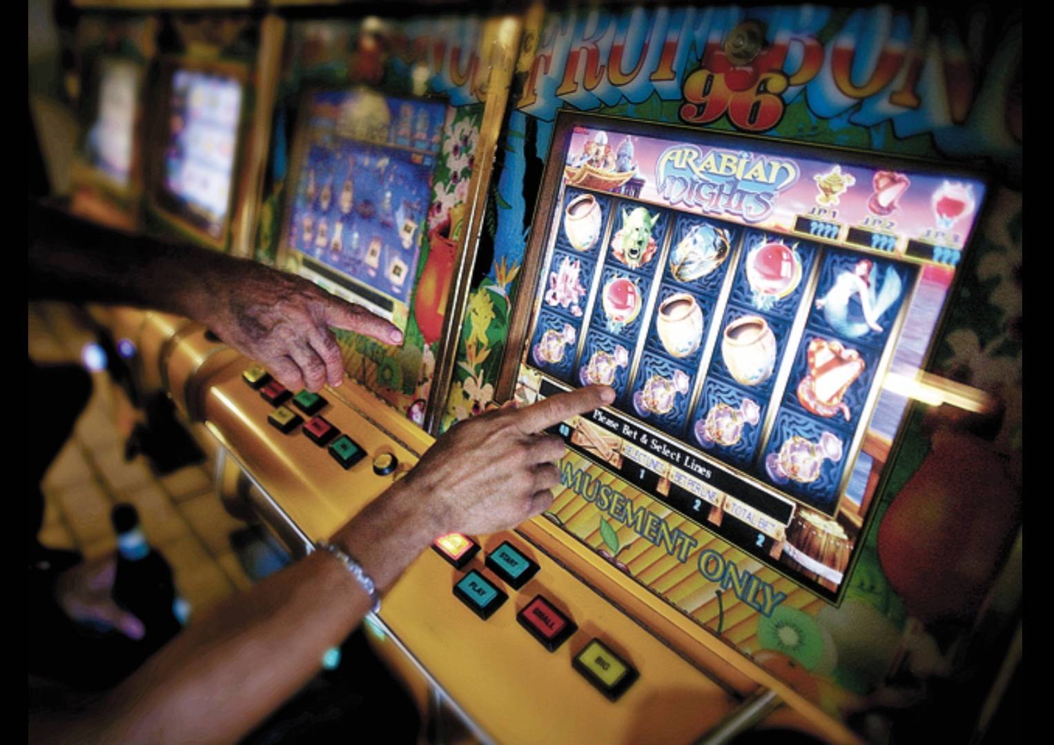 Ce impozite trebuie să plătească pasionații de jocuri de noroc, începând cu 2022