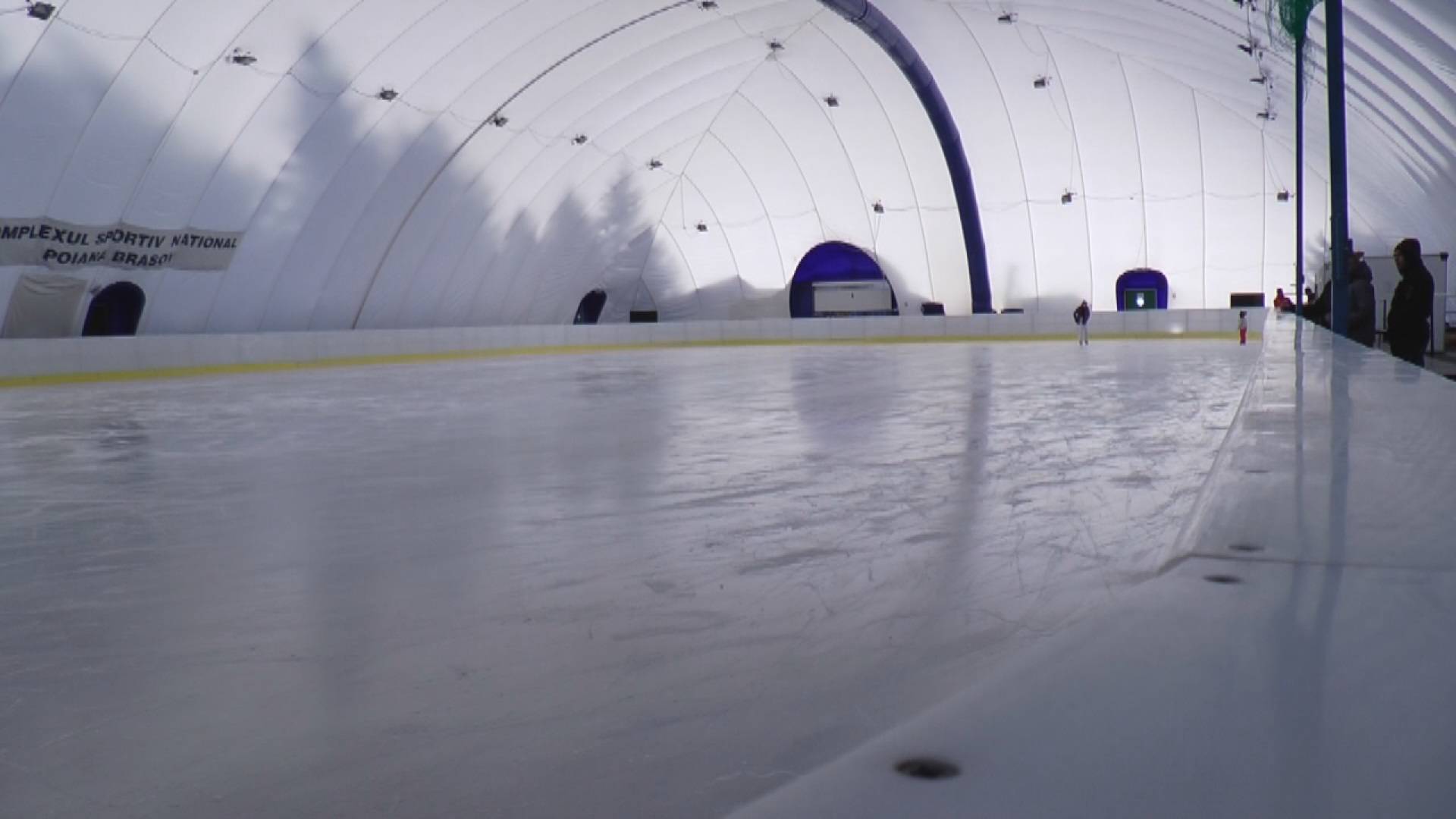 În plin sezon, patinoarul din Poiana Brașov rămâne închis. Investiția a fost de aproape un milion de euro