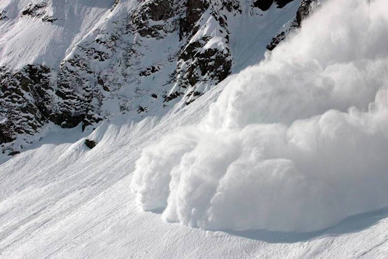 Risc mare de avalanșă, în România. La Bâlea lac, stratul de zăpadă a depășit 90 de centimetri
