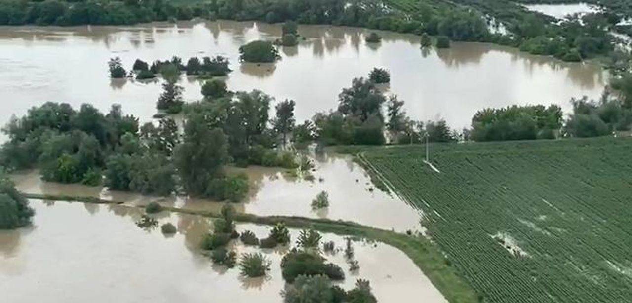 Cod portocaliu de inundații în 9 județe din România. Natura creează probleme, în Ajunul Crăciunului