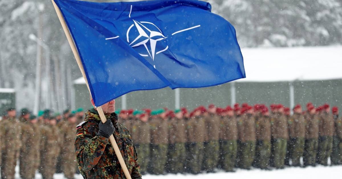 Pentru prima dată în istorie, NATO activează planurile de apărare în cazul Europei de Est