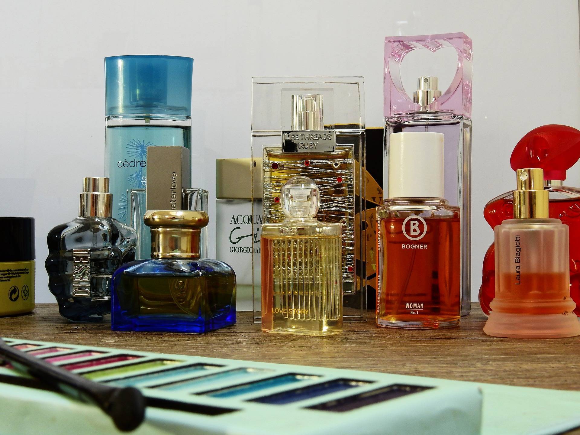 Parfumul, un cadou ce te poate scoate din încurcătură