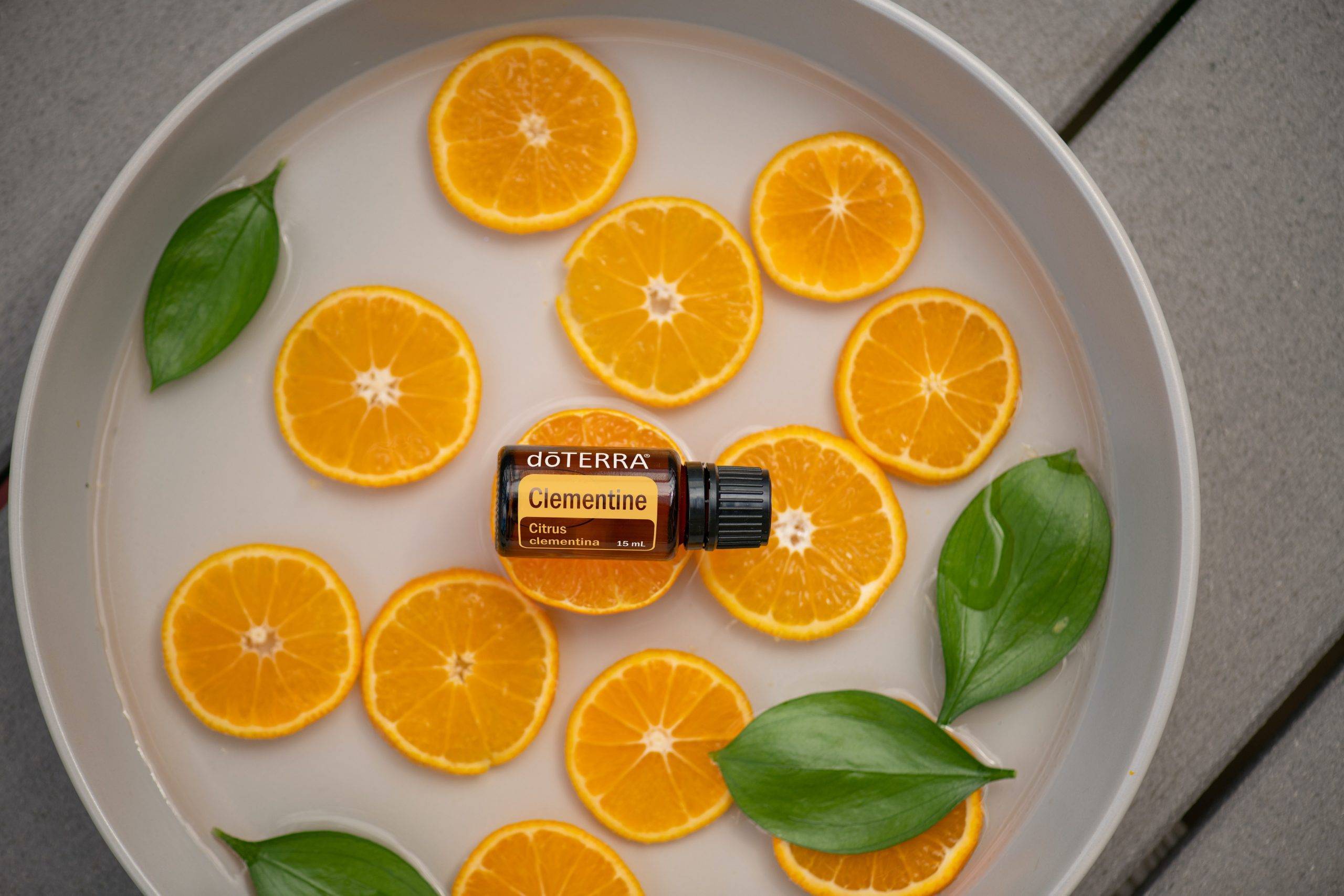 Uleiul esențial de portocală reprezintă ingredientul perfect pentru parfumurile dedicate sezonului cald