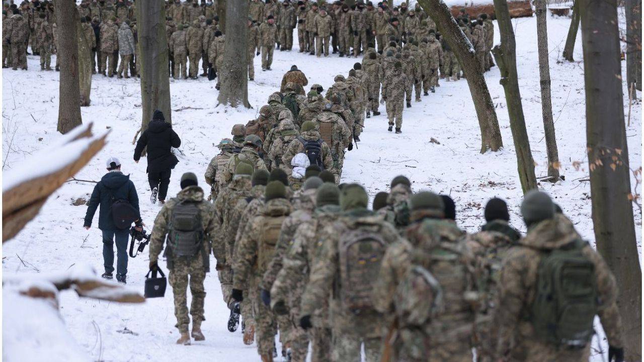 Rusia confirmă retragerea unor militari de la granița cu Ucraina. Anunțul Ministerului rus al Apărării: