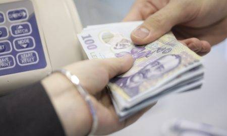 Românii cu venituri mai mici de 2.000 de lei primesc un nou ajutor financiar