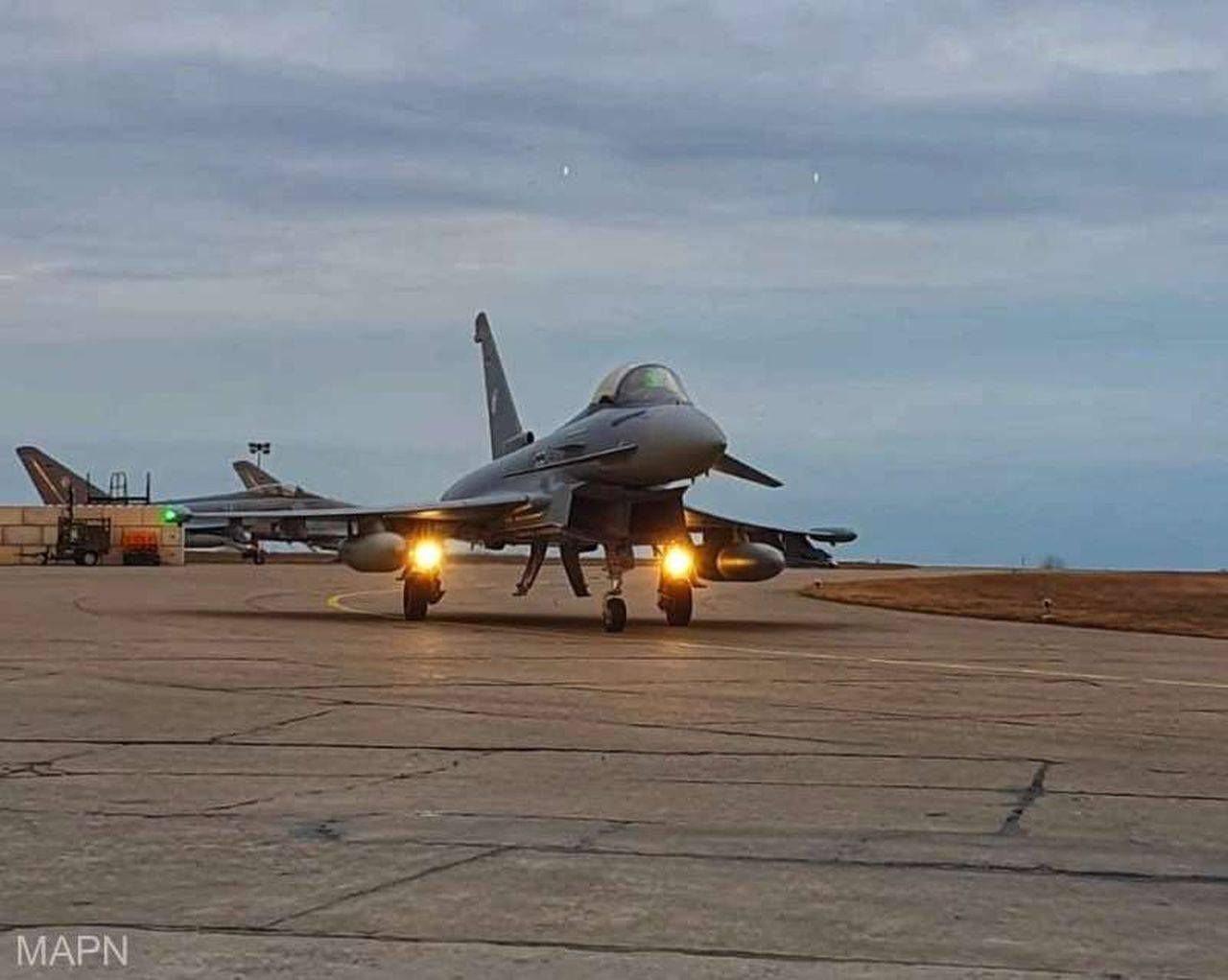 Forțele Aeriene din Italia acordă sprijin României. Noi aeronave Eurofighter Typhoon au ajuns în țară