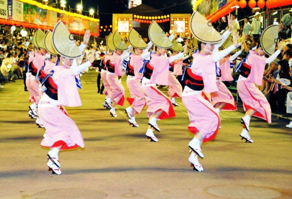 Istoria celei mai mari sărbători japoneze. Festivalului Obon prin care sunt celebrate sufletele strămoșilor