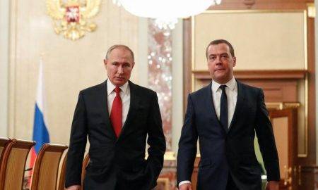 Dmitri Medvedev susține că orice intruziune a NATO în Crimeea duce la al treilea Război Mondial