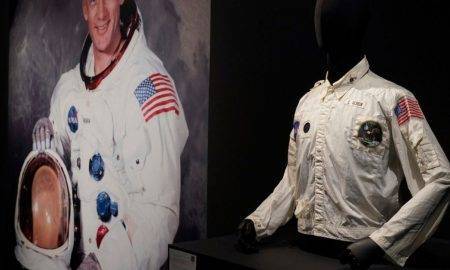 Jacheta purtată de astronautul Buzz Aldrin în timpul misiunii Apollo 11 a fost vândută