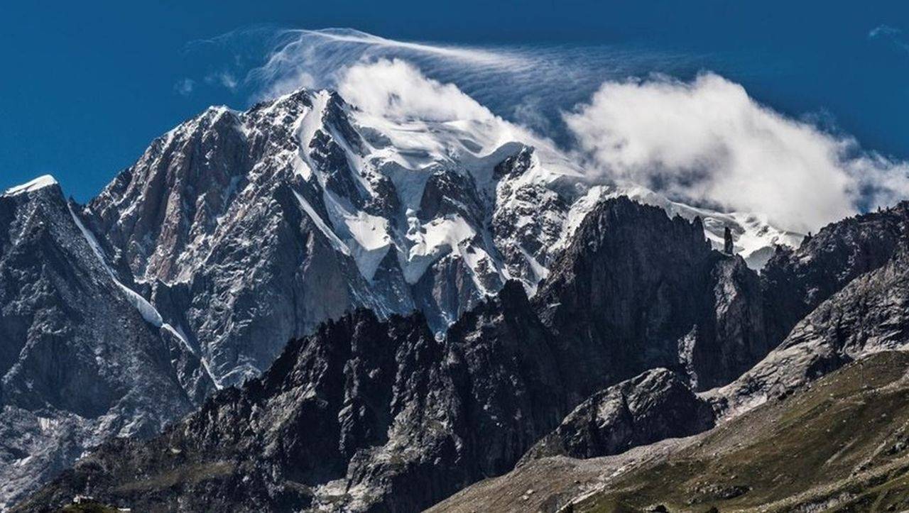 MAE anunță că nu au fost români printre persoanele afectate de prăbușirea ghețarului din Alpi