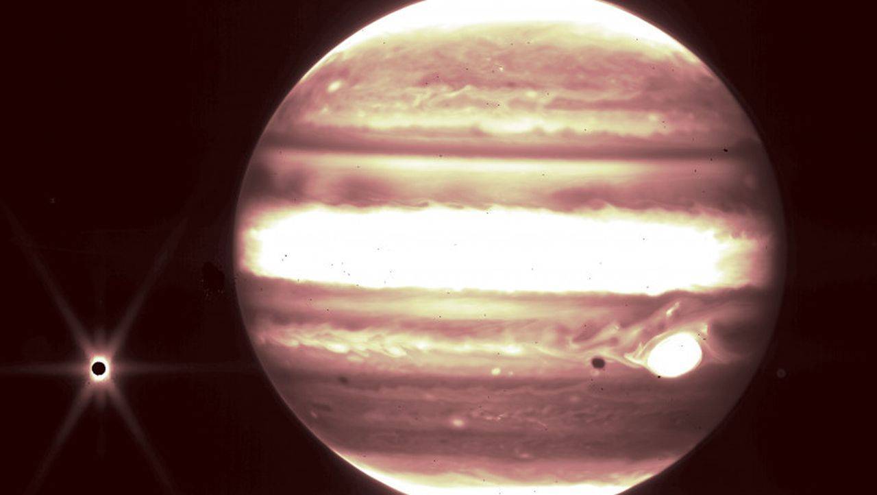 NASA a publicat noi imagini din Sistemul Solar. Telescopul James Webb a surprins unghiuri istorice