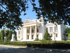 Opera Națională Română din Iași organizează gala dedicată marii soprane Mioara Cortez