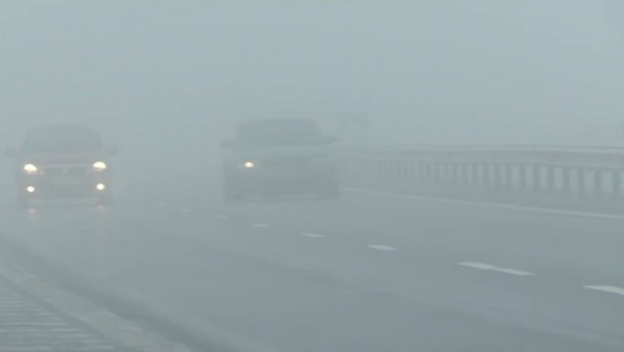 Alertă meteo. Ceața și vântul puternic vor afecta zeci de județe din România