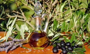 Descoperiti beneficiile pentru sănătate si utilizările in cosmetică ale uleiului de măsline