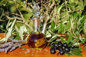 Descoperiti beneficiile pentru sănătate si utilizările in cosmetică ale uleiului de măsline
