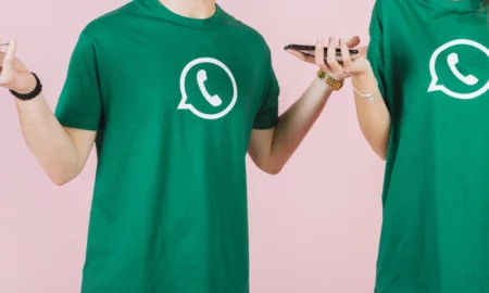 WhatsApp introduce o nouă funcție. Utilizatorii vor putea păstra mesajele