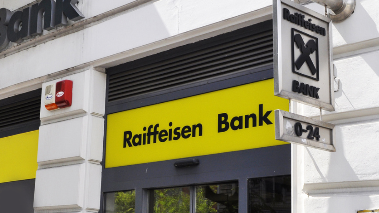 Pleacă Raiffeisen Bank din România? Banca a făcut un pas important după scandalul Schengen