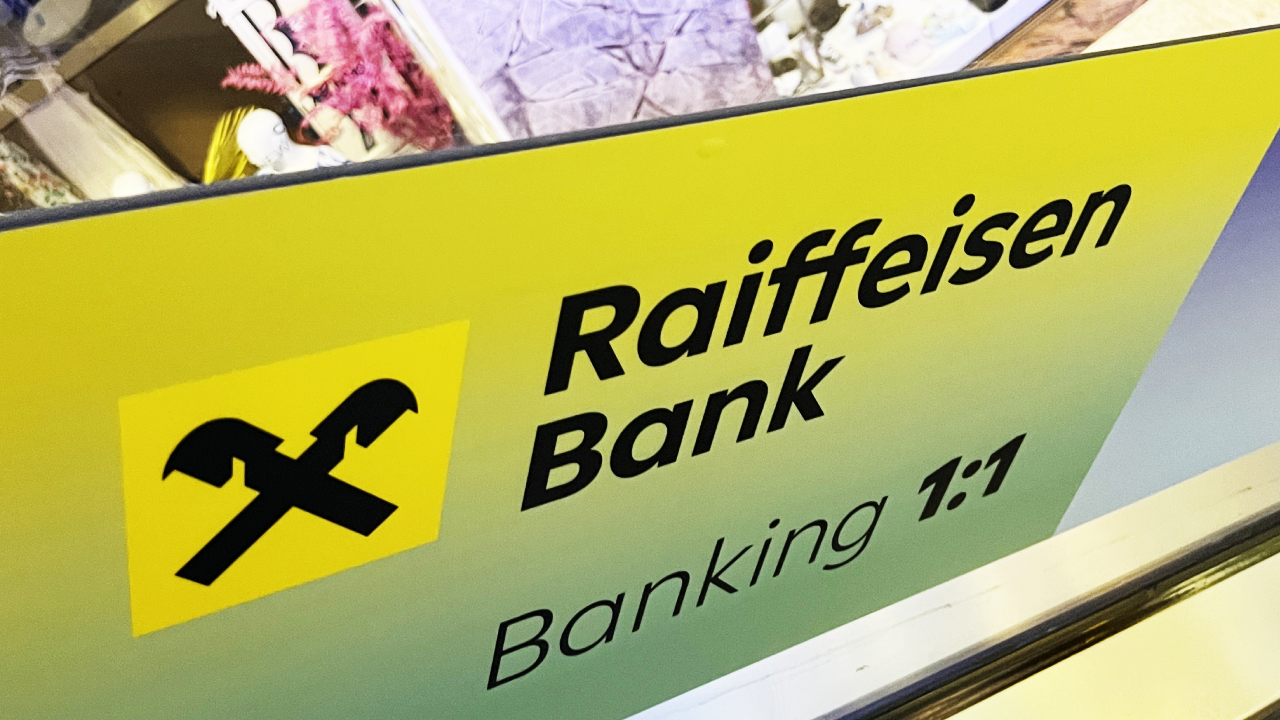 Raiffeisen Bank vine cu o ofertă unică pe piață! Vizați sunt clienții cu conturi la alte bănci
