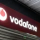 Vodafone oferă vouchere de 100 de lei GRATUIT oricărui client român