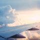 Zborurile matinale și târzii: Secretul economisirii și reducerii riscurilor la călătoriile cu avionul