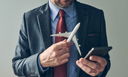 Cum să folosești motoare de căutare de zboruri ieftine pentru a găsi cele mai bune oferte