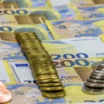 Românii din diaspora pot primi 2.500 de euro pentru a se întoarce acasă! Află condițiile