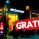 McDonald’s România promite Big Mac gratuit dacă nu livrează comanda în 90 de secunde!
