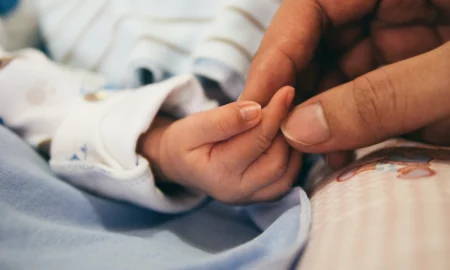 Alocații pentru nou-născuți de la prima zi! Proiectul de Lege care adresează inegalitatea în alocații