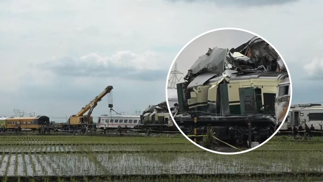 Tragedie pe șine! Trei morţi şi 28 de răniţi după coliziune a două trenuri