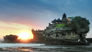 Bali, insula zeilor, introduce o nouă taxă pentru turiștii străini – Ce impact va avea asupra turismului?