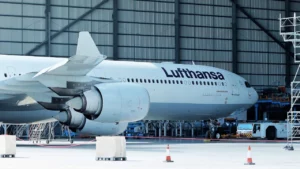 Greva Lufthansa paralizează zboruri și afectează mii de pasageri, cereri de salarii mai mari în prim-plan