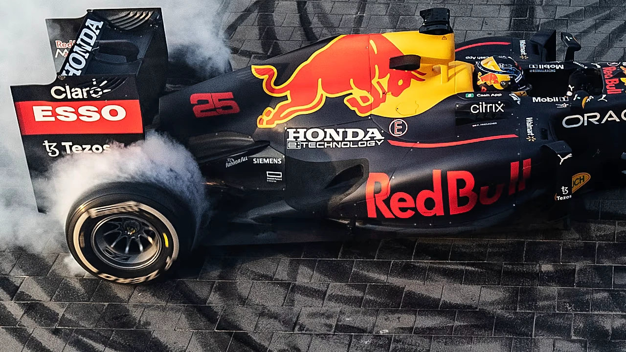 Red Bull Racing semnează un contract record în Formula 1 cu Castore, în timp ce scandalul lui Christian Horner se amplifică