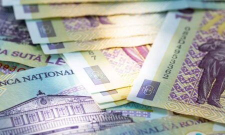 Salariul minim crește la 3.700 de lei. Câți bani primesc angajații în mână, începând de azi