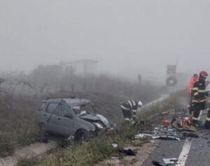 Accident mortal în Bihor, pe DN76! 2 oameni morți după ce 4 mașini s-au ciocnit