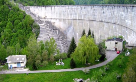 Descoperă Lacul Paltinu: Oază de Relaxare între Munți la Doar o Oră de București!