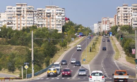 Decizie din 1 ianuarie 2025 pentru românii cu mașini pe benzină sau motorină. Statul îi obligă la plată